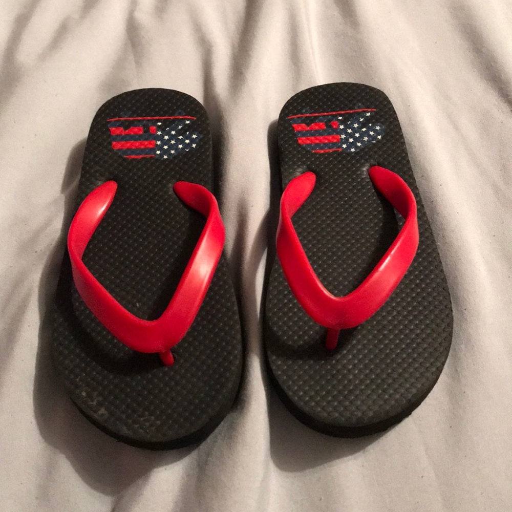 Barely work Bear toddler boy flip flops